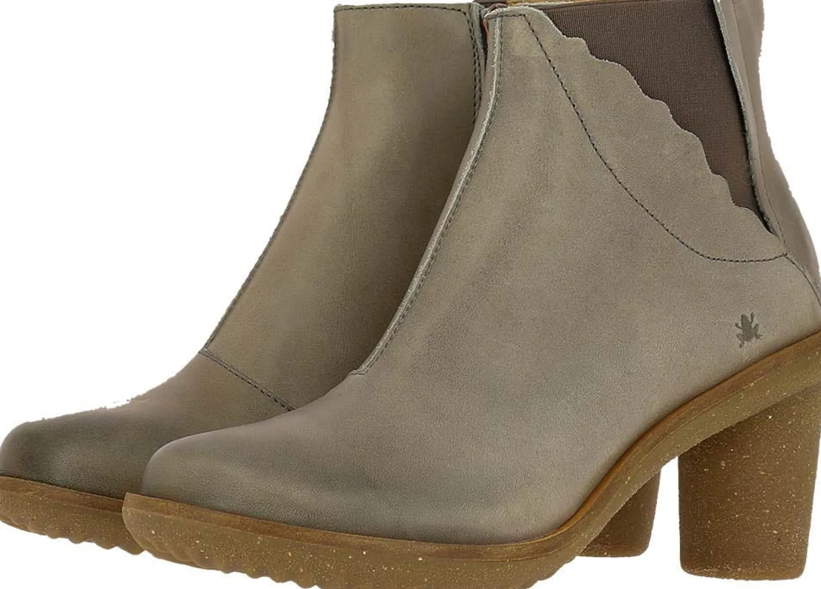Stivaletto Con Tacco>El Naturalista 5161 Trivia